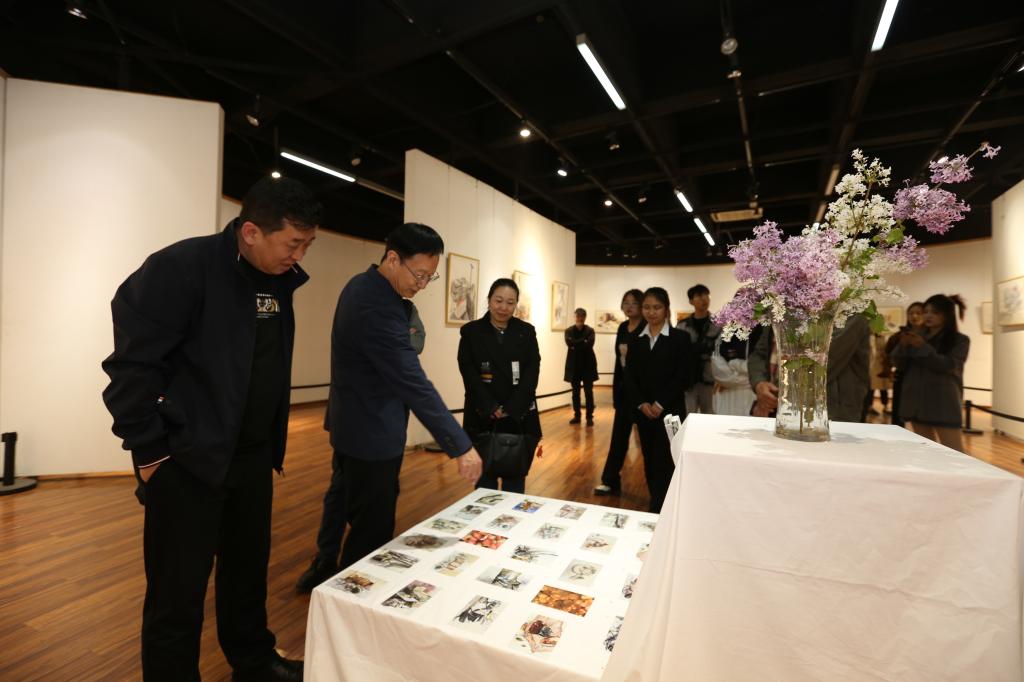 江南JN体育登录入口展演系列之《静悟》色彩课程绘画作品展